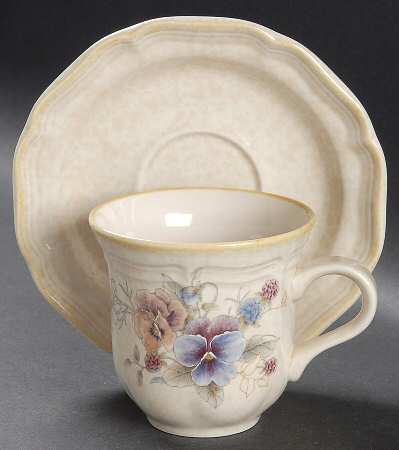Perennials Flat Cup & Saucer Set