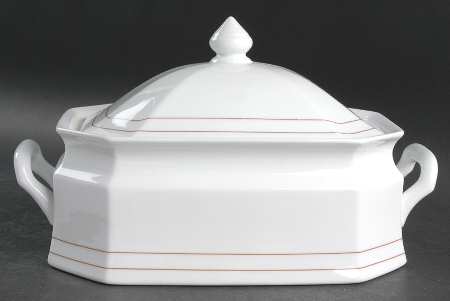 Pimento 2 Quart Oval Covered Casserole