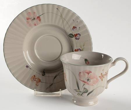 Pink Poppy Footed Cup & Saucer Set