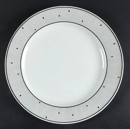 Pleats Black 12" Chop Plate (Round Platter)