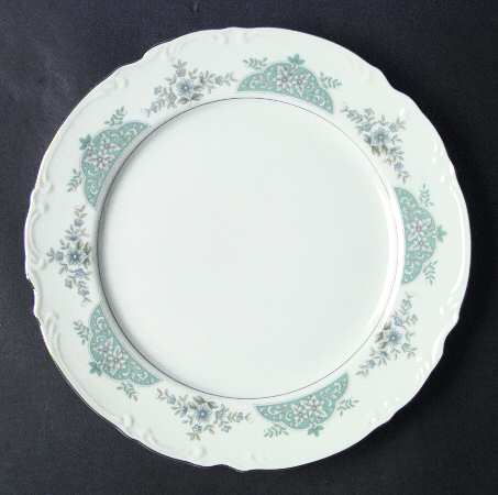 Pompadour Dinner Plate
