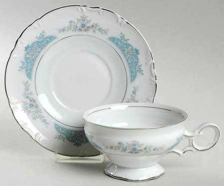 Pompadour Footed Cup & Saucer Set