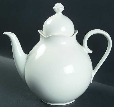 Porcelain White Coffee Pot & Lid
