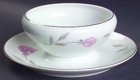 Primrose Gravy Boat with Attached Underplate by Mikasa