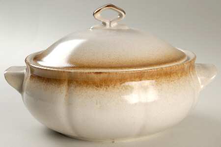 Provincial 2 Qt Round Covered Casserole