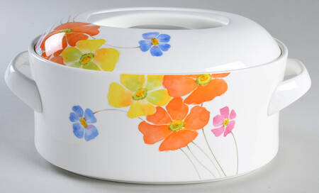 Pretty Posies 3 Quart Oval Covered Casserole