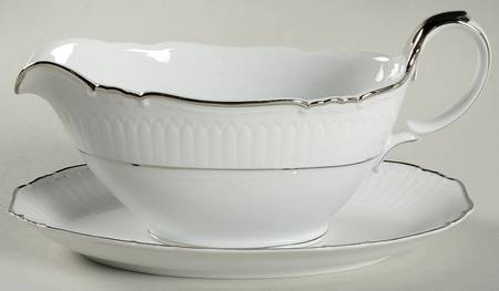Queen Anne Gravy Boat & Underplate/Relish