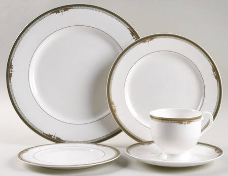 Queen's Court 5 Piece Place Setting