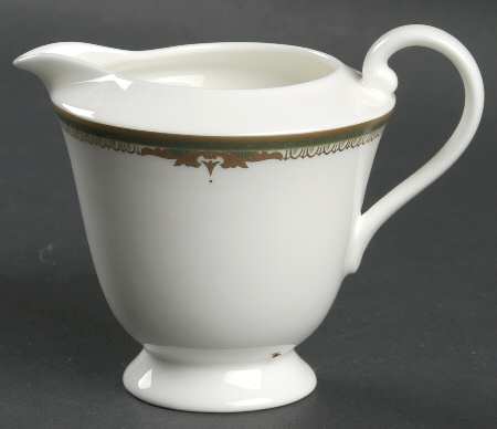 Queen's Court Creamer