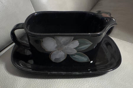 Rapture Bloom Gravy Boat & Underplate (Relish/Butter)