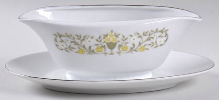Rambling Gravy Boat with Attached Underplate