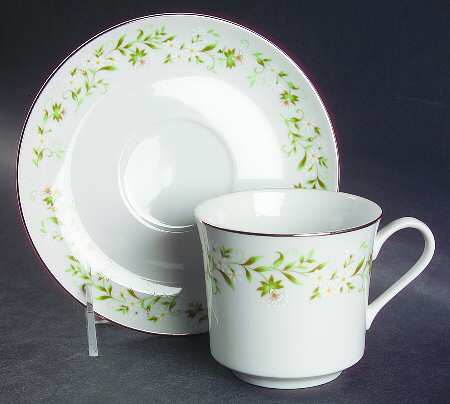 Rambling Flat Cup & Saucer Set