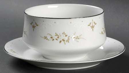 Rapture Gravy Boat with Attached Underplate