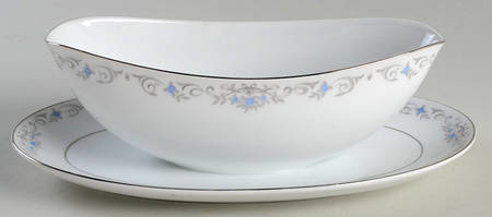 Regina Gravy Boat with Attached Underplate