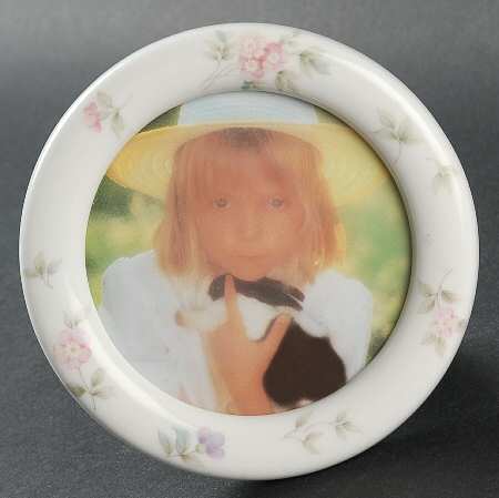 Remembrance Round Frame-Holds 3 1/2" X 3 1/2"
