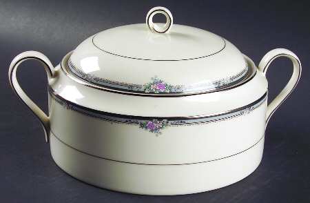 Regal Rose 2.5 Qt Round Covered Casserole