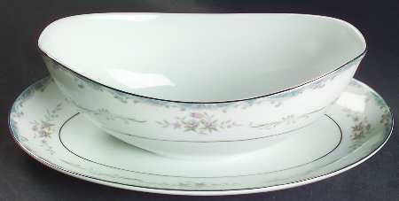 Rhoda Gravy Boat with Attached Underplate