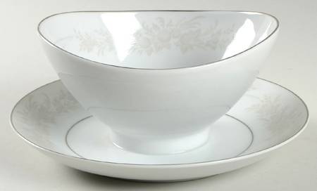 Richmond Gravy Boat with Attached Underplate