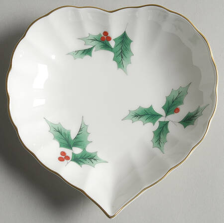 Ribbon Holly Heart Shaped Dish