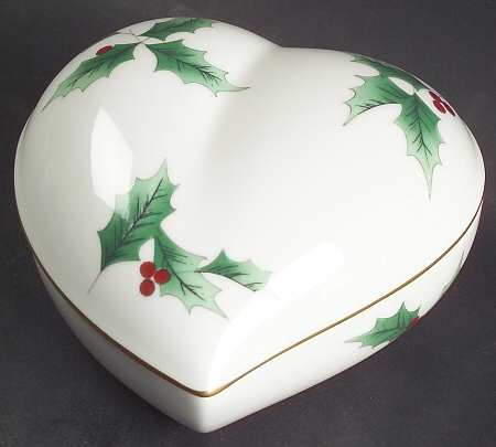 Ribbon Holly Heart Shape Box & Lid