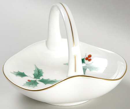 Ribbon Holly Small Basket
