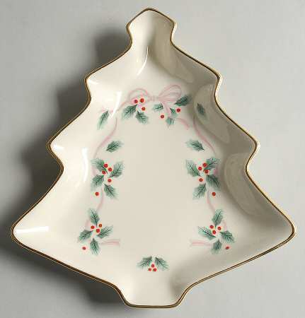 Ribbon Holly 1 Part Medium Tree Shaped Dish