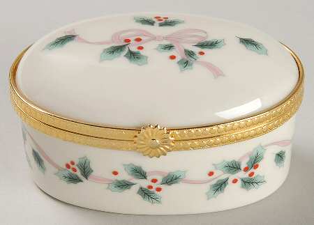Ribbon Holly Oval Hinged Box