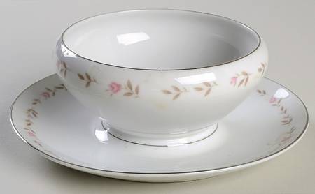 Rose Delight Gravy Boat with Attached Underplate