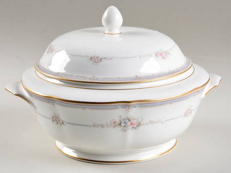 Romantic Garden 2 Qt Round Covered Casserole