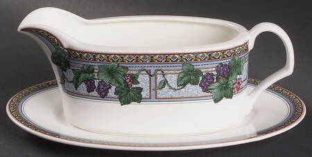 Royal Harvest Gravy Boat & Underplate (Relish/Butter)