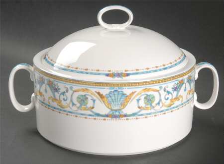 Romanaire 2 Qt Round Covered Casserole