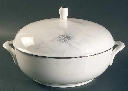 Romantica 2 Qt Round Covered Casserole
