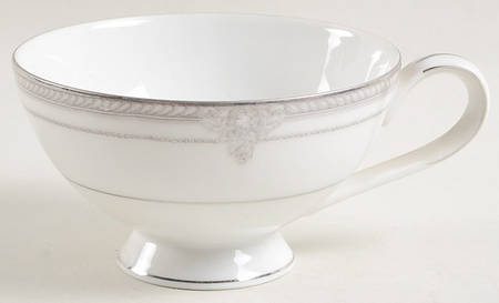 Rondelay Footed Cup