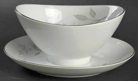 Roselle Gravy Boat with Attached Underplate