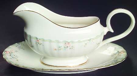 Roselle Gravy Boat & Underplate