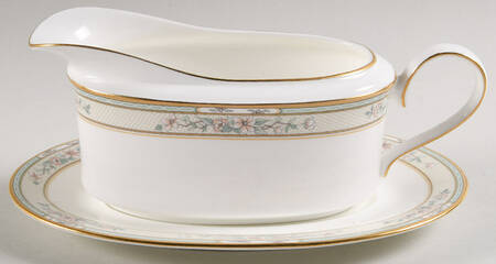 Roseville Gravy Boat & Underplate