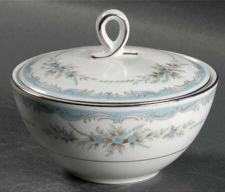 Roslyn Sugar Bowl & Lid