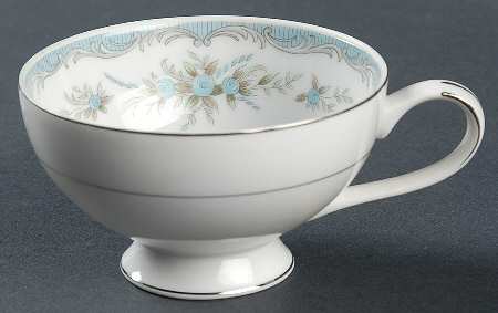 Roslyn Footed Cup