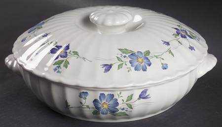 Rotunda 1.5 Qt Round Covered Casserole