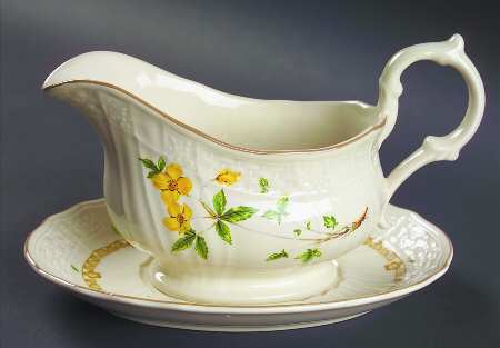 Royalty Gravy Boat & Underplate