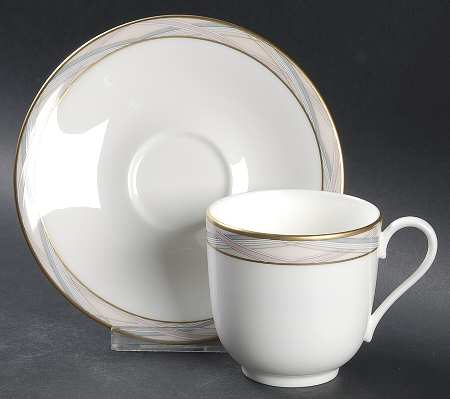 Santa Cruz Footed Cup & Saucer Set