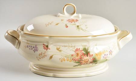 Samantha 2 Quart Oval Covered Casserole by Mikasa