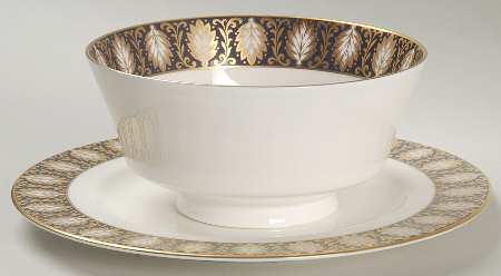 San Rafael Round Gravy Boat/Attached Underplate