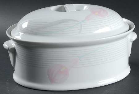 Serenade Pink 2 Quart Oval Covered Casserole