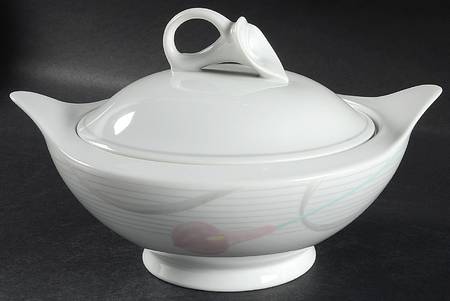 Serenade Pink Round Covered Vegetable