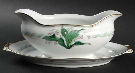 Sequoia Gravy Boat with Attached Underplate