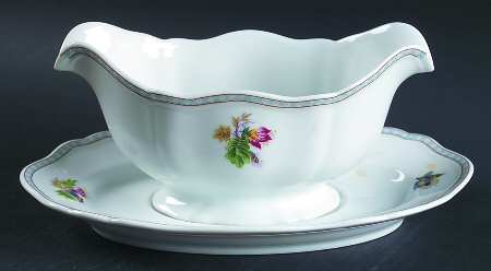Shaughnessy Gravy Boat & Underplate