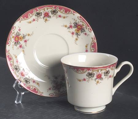 Shelly Footed Cup & Saucer Set