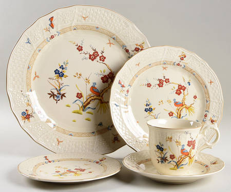 Shangri-La (D1001, Fine Ivory) 5 Piece Place Setting by Mikasa