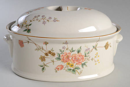 Silk Bouquet 1.75 Quart Oval Covered Casserole